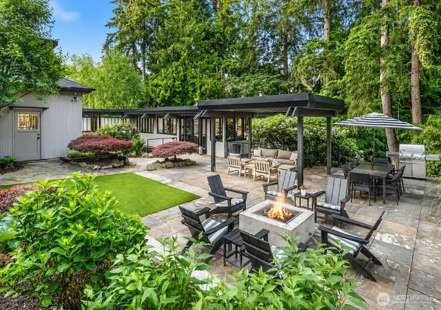 Photo 1 of Single family home for sale at 2716 106th Place Se, Beaux Arts, WA 98004 | MLS# NWM2584014 | Listing updated on 2026-09-26