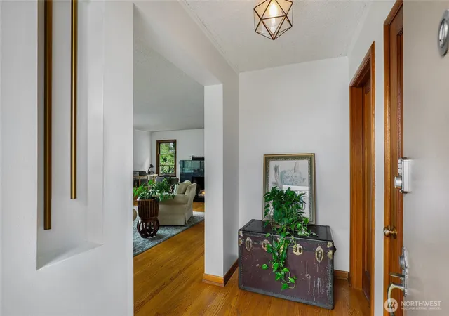 Photo 3 of Single family home for sale at 916 Harvard Ave E, Seattle, WA 98102 | MLS# NWM2584017 | Listing updated on 2026-09-19
