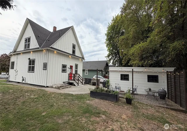 Photo 4 of Single family home for sale at 6512 Pacific Ave, Tacoma, WA 98408 | MLS# NWM2584025 | Listing updated on 2026-10-01