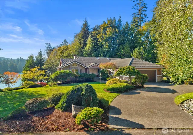 Photo 1 of Single family home for sale at 333 S Bay Ln, Port Ludlow, WA 98365 | MLS# NWM2584026 | Listing updated on 2026-10-02
