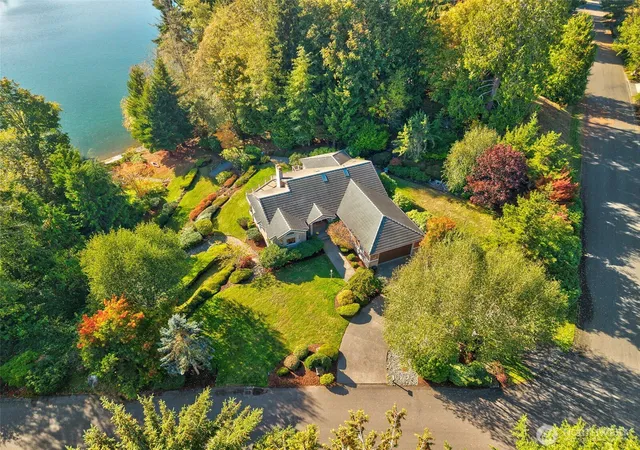 Photo 3 of Single family home for sale at 333 S Bay Ln, Port Ludlow, WA 98365 | MLS# NWM2584026 | Listing updated on 2026-10-02
