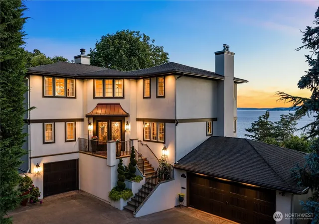 Photo 4 of Single family home for sale at 2555 Magnolia Blvd W, Seattle, WA 98199 | MLS# NWM2584027 | Listing updated on 2026-09-19