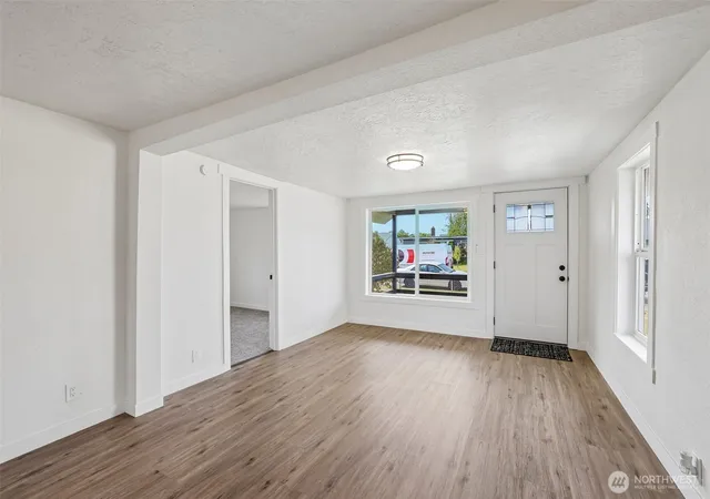 Photo 3 of Single family home for sale at 336 28th Avenue, Longview, WA 98632 | MLS# NWM2584031 | Listing updated on 2026-09-24