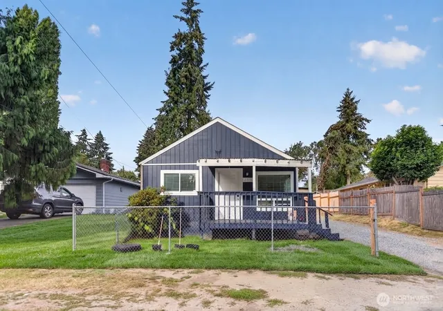 Photo 1 of Single family home for sale at 12809 4th Avenue S, Burien, WA 98168 | MLS# NWM2584034 | Listing updated on 2026-09-26