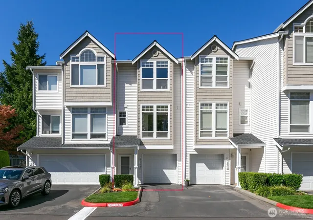 Condo for sale at 5500 Harbour Pointe Blvd #Q102, Mukilteo, WA 98275 | MLS# NWM2584044