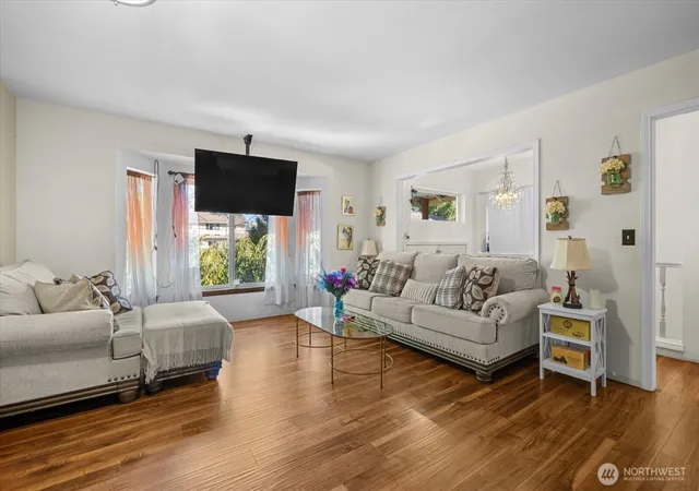 Photo 4 of Single family home for sale at 1908 Oak Rd, Lynnwood, WA 98087 | MLS# NWM2584045 | Listing updated on 2026-09-19