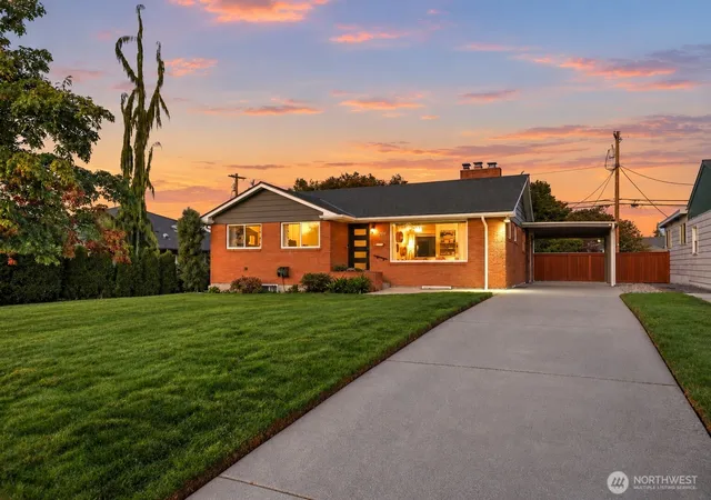 Photo 1 of Single family home for sale at 709 Colby Ave, Everett, WA 98201 | MLS# NWM2584047 | Listing updated on 2026-10-01
