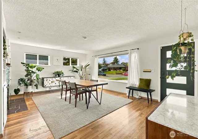 Photo 4 of Single family home for sale at 709 Colby Ave, Everett, WA 98201 | MLS# NWM2584047 | Listing updated on 2026-10-01