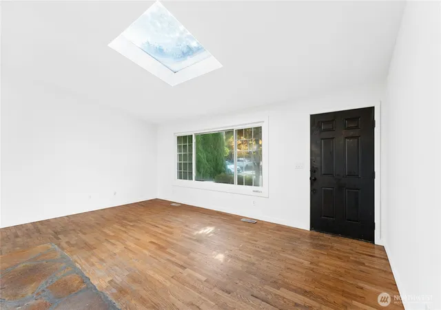 Photo 2 of Sale Pending at 12220 Ne 73rd Street, Kirkland, WA 98033 | MLS# NWM2584073 | Listing updated on 2026-10-01