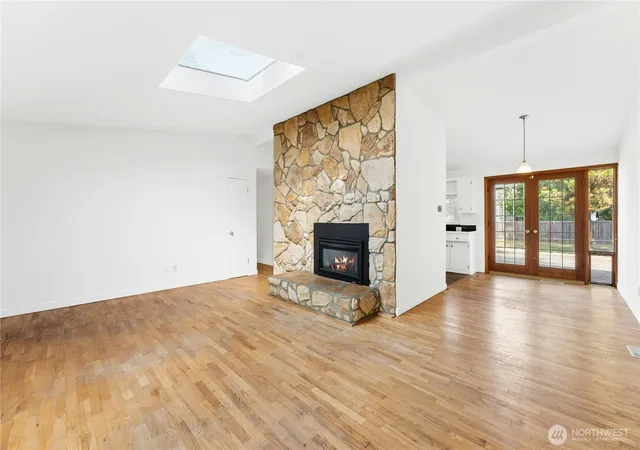 Photo 4 of Sale Pending at 12220 NE 73rd Street, Kirkland, WA 98033 | MLS# NWM2584073 | Listing updated on 2026-10-01