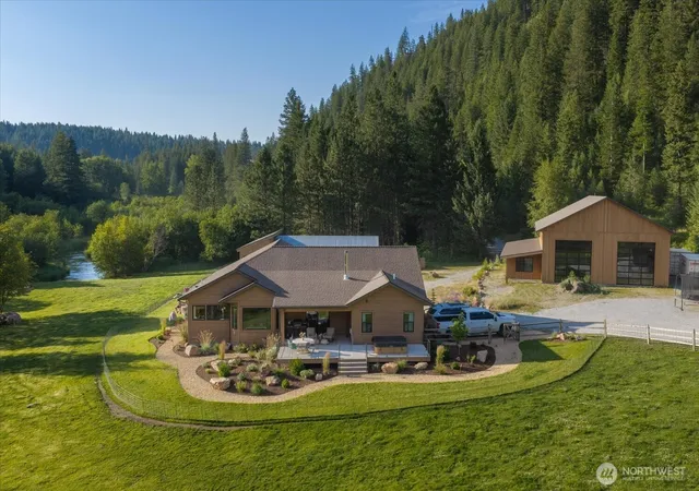 Photo 1 of Single family home for sale at 822 Little Spokane River Rd, Newport, WA 99156 | MLS# NWM2584074 | Listing updated on 2026-09-23