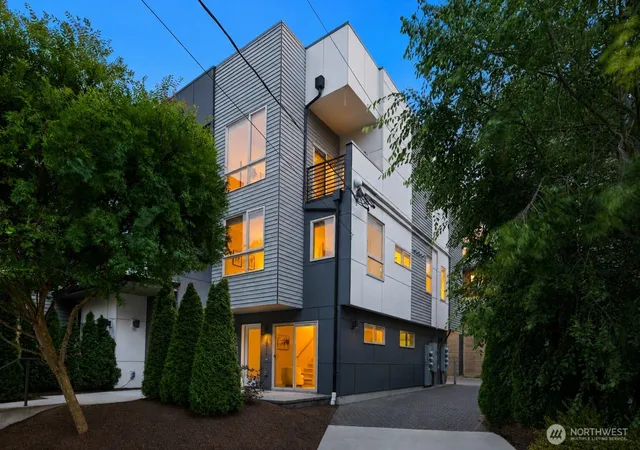 Photo 2 of Townhouse for sale at 3817 Gilman Ave W, Seattle, WA 98199 | MLS# NWM2584082 | Listing updated on 2026-10-01