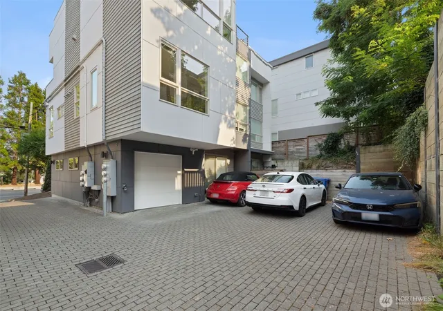 Photo 3 of Townhouse for sale at 3817 Gilman Ave W, Seattle, WA 98199 | MLS# NWM2584082 | Listing updated on 2026-10-01