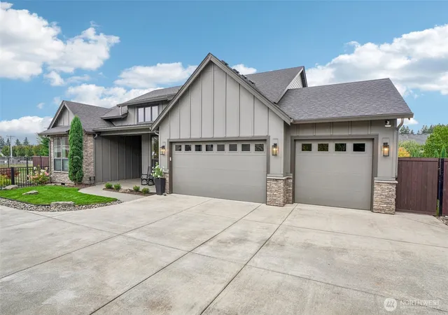 Photo 3 of Single family home for sale at 18204 Ne 78th Circle, Vancouver, WA 98682 | MLS# NWM2584089 | Listing updated on 2026-10-02
