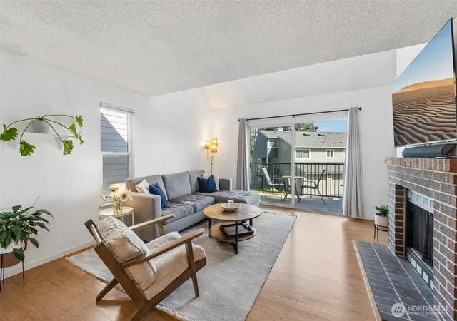 Photo 4 of Townhouse for sale at 24625 45th Place S #20F2, Kent, WA 98032 | MLS# NWM2584102 | Listing updated on 2026-10-01