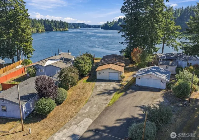 Photo 4 of Manufactured home for sale at 1233 E Libby Rd, Shelton, WA 98584 | MLS# NWM2584104 | Listing updated on 2026-09-19