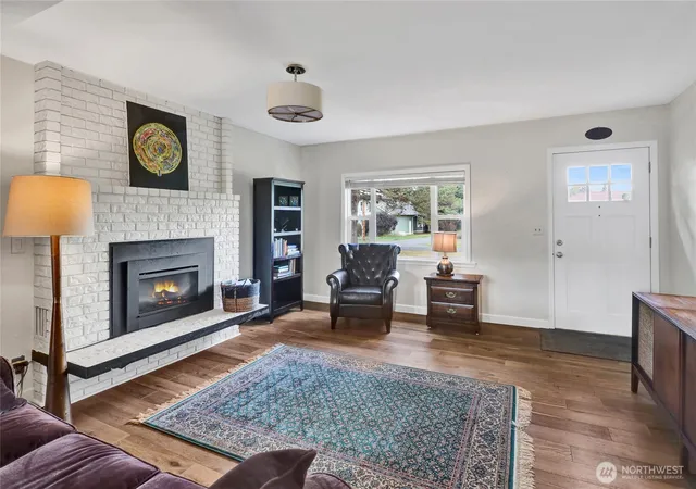 Photo 3 of Single family home for sale at 1725 Skagit St, Bellingham, WA 98226 | MLS# NWM2584106 | Listing updated on 2026-09-24