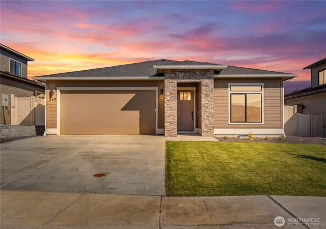 Photo 1 of Sale Pending at 569 S Oasis Loop, East Wenatchee, WA 98802 | MLS# NWM2584108 | Listing updated on 2026-09-28