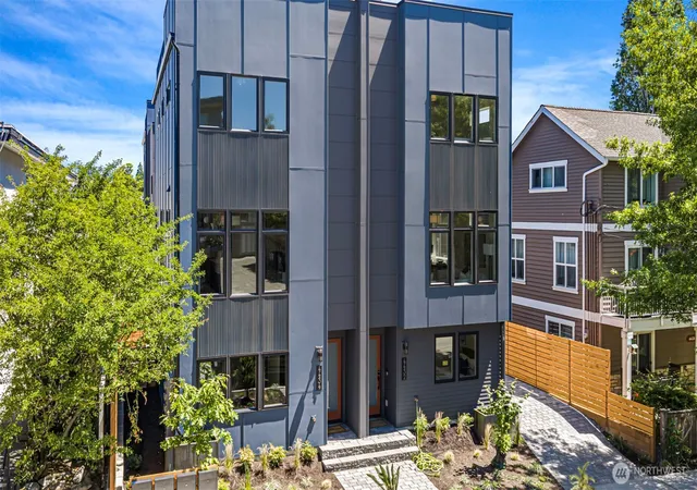 Photo 2 of Single family home for sale at 4432 Dayton Ave N, Seattle, WA 98103 | MLS# NWM2584124 | Listing updated on 2026-09-25