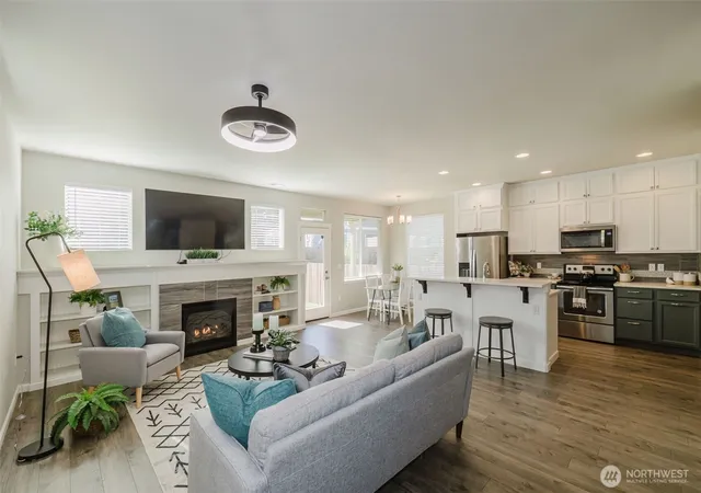 Photo 2 of Single family home for sale at 2381 Puget Sound Blvd, Bremerton, WA 98312 | MLS# NWM2584126 | Listing updated on 2026-09-30