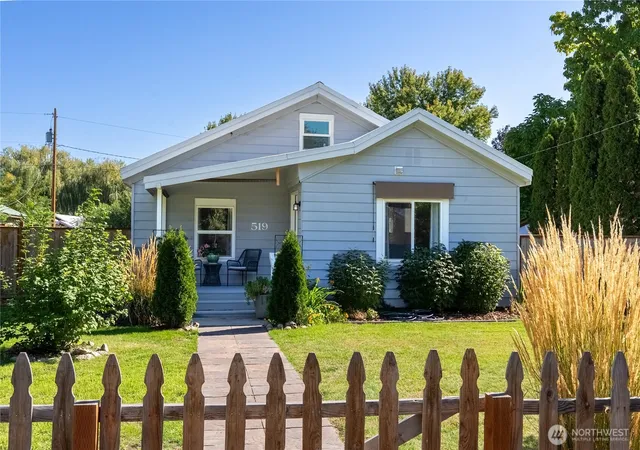 Photo 1 of Single family home for sale at 519 S Ash St, Omak, WA 98841 | MLS# NWM2584127 | Listing updated on 2026-09-30