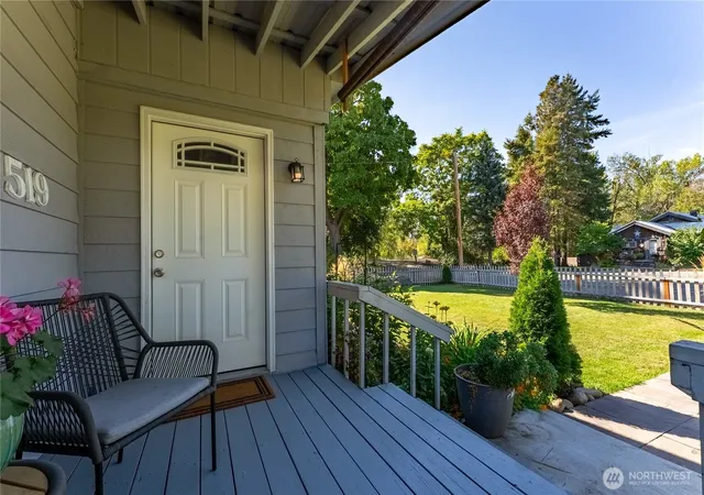 Photo 3 of Single family home for sale at 519 S Ash St, Omak, WA 98841 | MLS# NWM2584127 | Listing updated on 2026-09-30