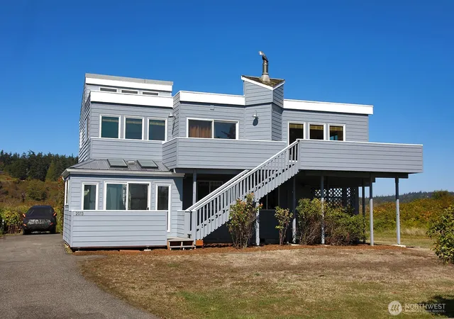 Photo 2 of Sale Pending at 2013 Shore Ave, Freeland, WA 98249 | MLS# NWM2584130 | Listing updated on 2026-09-28