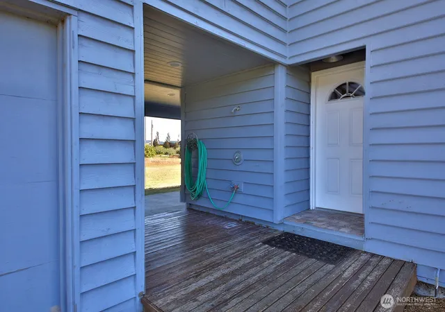 Photo 3 of Sale Pending at 2013 Shore Ave, Freeland, WA 98249 | MLS# NWM2584130 | Listing updated on 2026-09-28