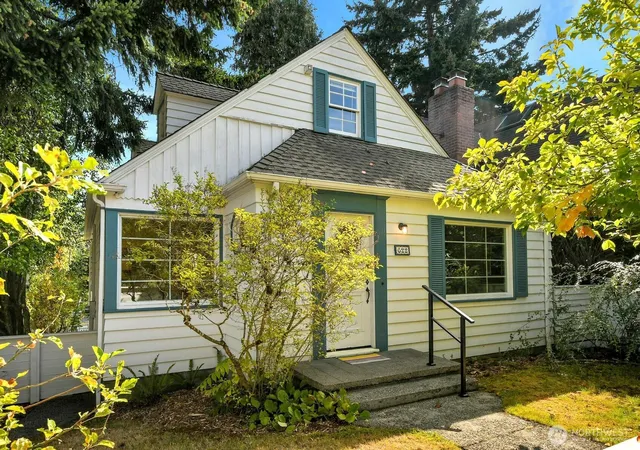 Photo 1 of Single family home for sale at 622 22nd Avenue E, Seattle, WA 98112 | MLS# NWM2584132 | Listing updated on 2026-10-01