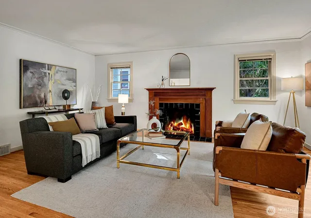 Photo 3 of Single family home for sale at 622 22nd Avenue E, Seattle, WA 98112 | MLS# NWM2584132 | Listing updated on 2026-10-01