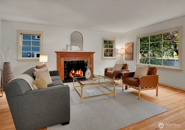 Photo 3 of Single family home for sale at 622 22nd Avenue E, Seattle, WA 98112 | MLS# NWM2584132 | Listing updated on 2026-10-01