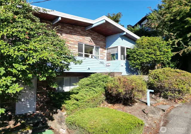 Photo 3 of Multi family home for sale at 1001 1st Avenue N, Seattle, WA 98109 | MLS# NWM2584143 | Listing updated on 2026-09-23
