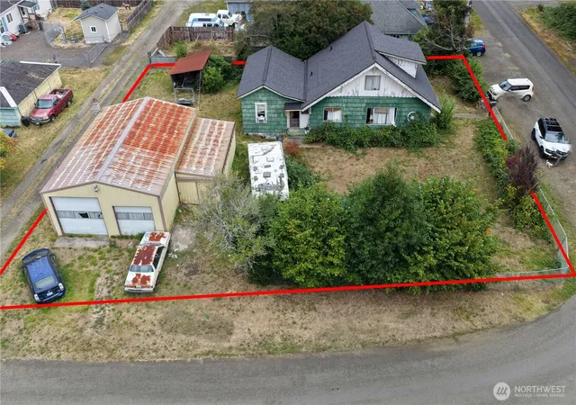 Photo 2 of Sale Pending at 1010 Godfrey St, Raymond, WA 98577 | MLS# NWM2584144 | Listing updated on 2026-09-22