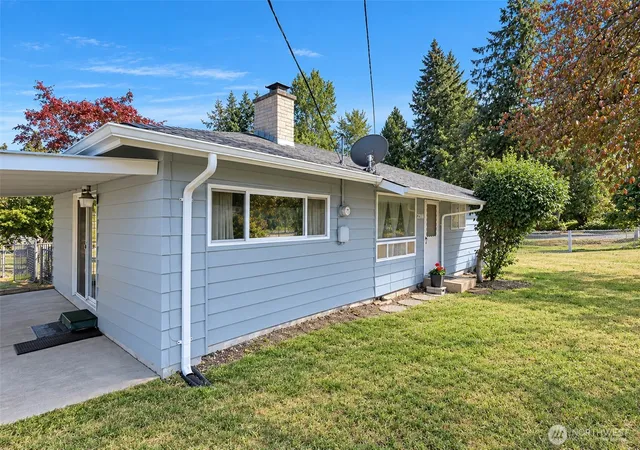 Photo 2 of Single family home for sale at 2304 S 300th Street, Federal Way, WA 98003 | MLS# NWM2584145 | Listing updated on 2026-10-01