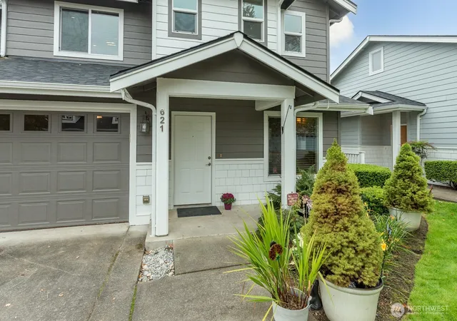 Photo 2 of Condo for sale at 621 Sunflower Ln, Bellingham, WA 98226 | MLS# NWM2584159 | Listing updated on 2026-09-24