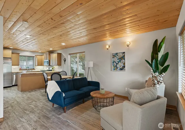 Photo 3 of Condo for sale at 621 Sunflower Ln, Bellingham, WA 98226 | MLS# NWM2584159 | Listing updated on 2026-09-24