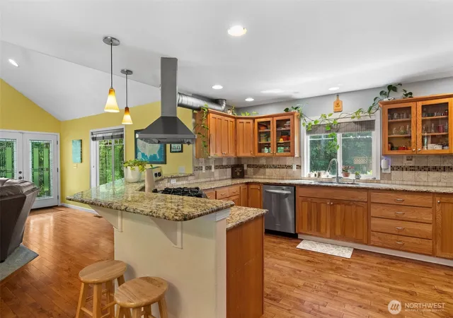Photo 4 of Single family home for sale at 4443 Boston Harbor Rd NE, Olympia, WA 98506 | MLS# NWM2584160 | Listing updated on 2026-09-18