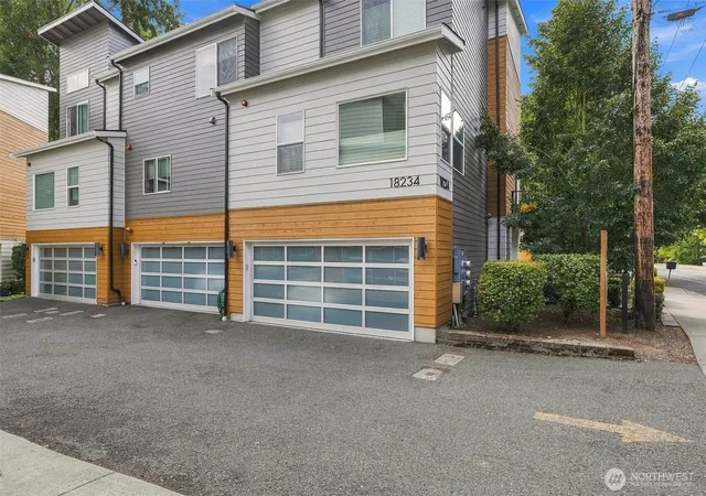 Photo 2 of Townhouse for sale at 18234 73rd Avenue Ne #103, Kenmore, WA 98028 | MLS# NWM2584166 | Listing updated on 2026-09-21