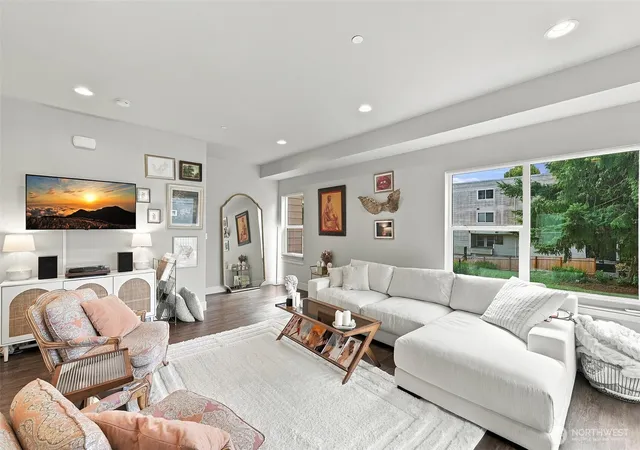 Photo 3 of Townhouse for sale at 18234 73rd Avenue Ne #103, Kenmore, WA 98028 | MLS# NWM2584166 | Listing updated on 2026-09-21