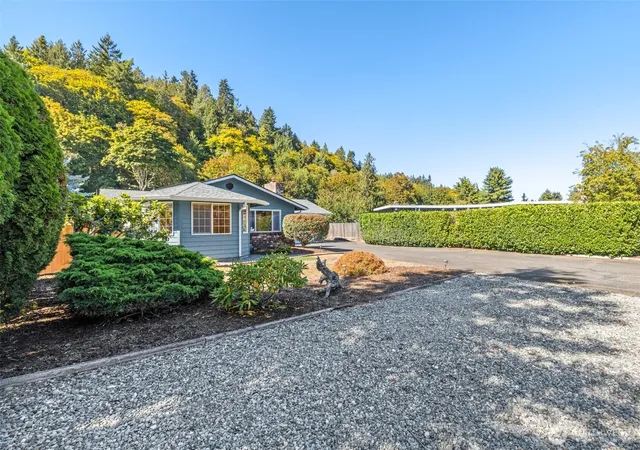 Photo 2 of Single family home for sale at 30 S Ridge View Dr, Port Angeles, WA 98362 | MLS# NWM2584179 | Listing updated on 2026-09-29