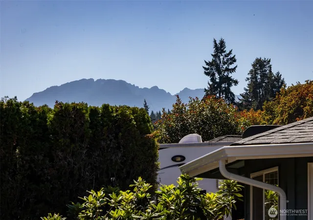 Photo 3 of Single family home for sale at 30 S Ridge View Dr, Port Angeles, WA 98362 | MLS# NWM2584179 | Listing updated on 2026-09-29