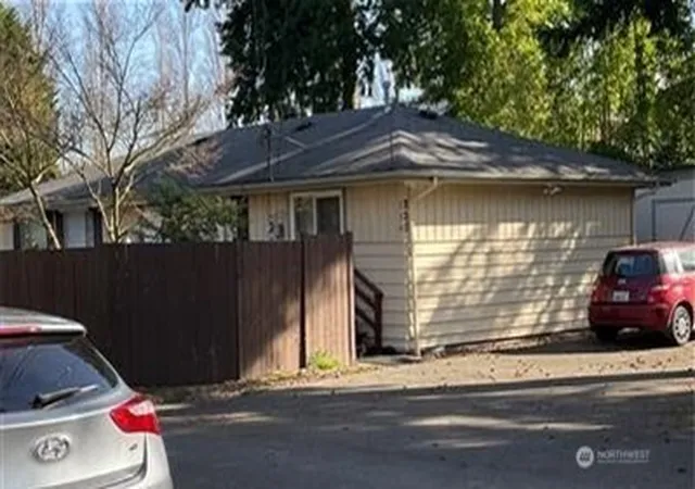 Photo 1 of Single family home for sale at 220 Ne 185th Street, Shoreline, WA 98155 | MLS# NWM2584183 | Listing updated on 2026-09-22