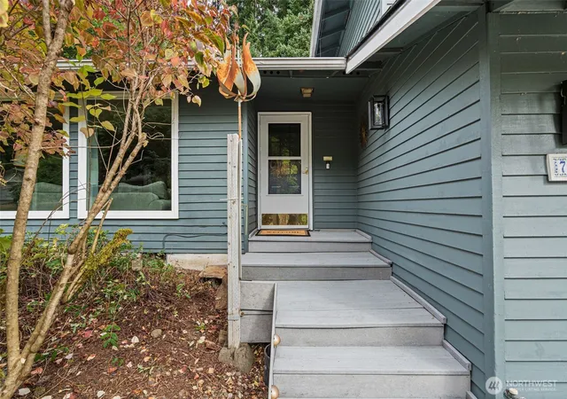 Photo 3 of Single family home for sale at 7116 Alderwood Ct Se, Lacey, WA 98503 | MLS# NWM2584185 | Listing updated on 2026-09-28