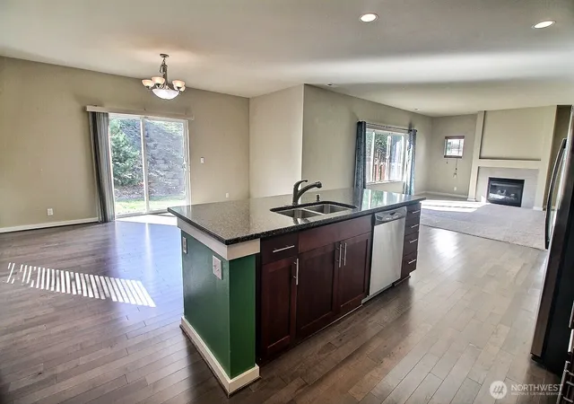 Photo 3 of Single family home for sale at 6321 Victoria Ave SE, Auburn, WA 98092 | MLS# NWM2584189 | Listing updated on 2026-09-21