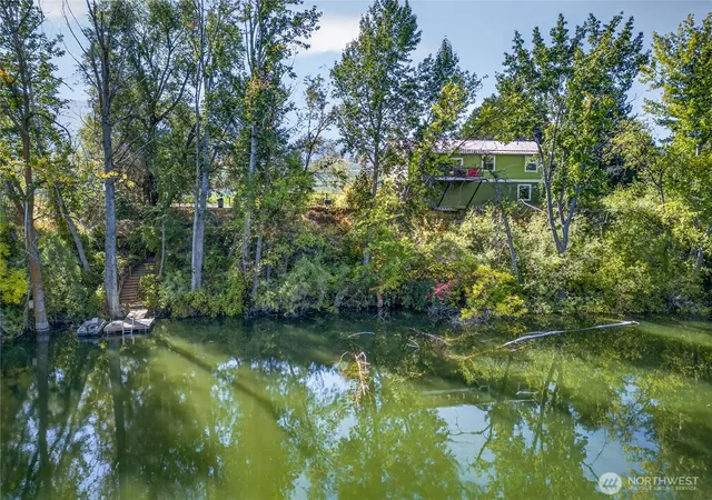 Photo 4 of Single family home for sale at 3110 W Malaga Rd, Malaga, WA 98828 | MLS# NWM2584190 | Listing updated on 2026-09-23