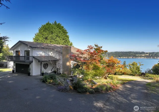 Photo 2 of Sale Pending at 4721 Honeymoon Bay Rd, Freeland, WA 98249 | MLS# NWM2584191 | Listing updated on 2026-09-25