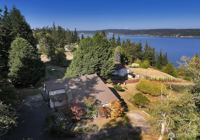 Photo 3 of Sale Pending at 4721 Honeymoon Bay Rd, Freeland, WA 98249 | MLS# NWM2584191 | Listing updated on 2026-09-25