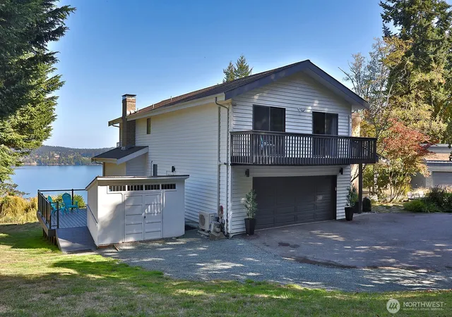 Photo 3 of Sale Pending at 4721 Honeymoon Bay Rd, Freeland, WA 98249 | MLS# NWM2584191 | Listing updated on 2026-09-25