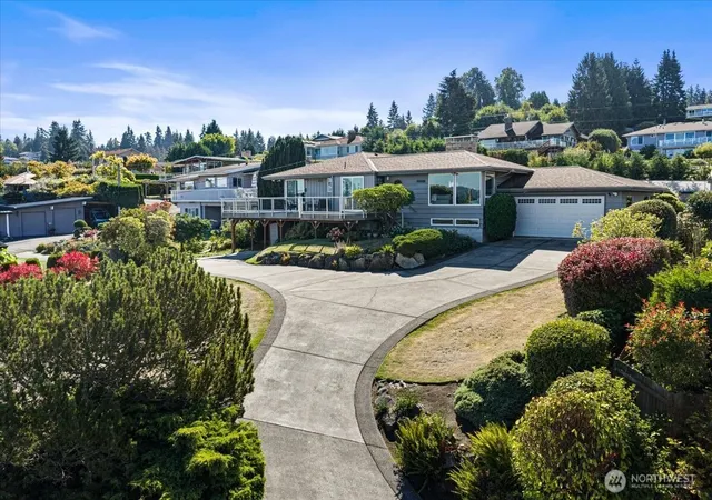 Photo 2 of Single family home for sale at 29860 Marine View Dr Sw, Federal Way, WA 98023 | MLS# NWM2584201 | Listing updated on 2026-09-25