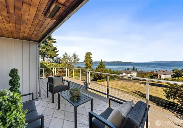 Photo 4 of Single family home for sale at 29860 Marine View Dr SW, Federal Way, WA 98023 | MLS# NWM2584201 | Listing updated on 2026-09-25